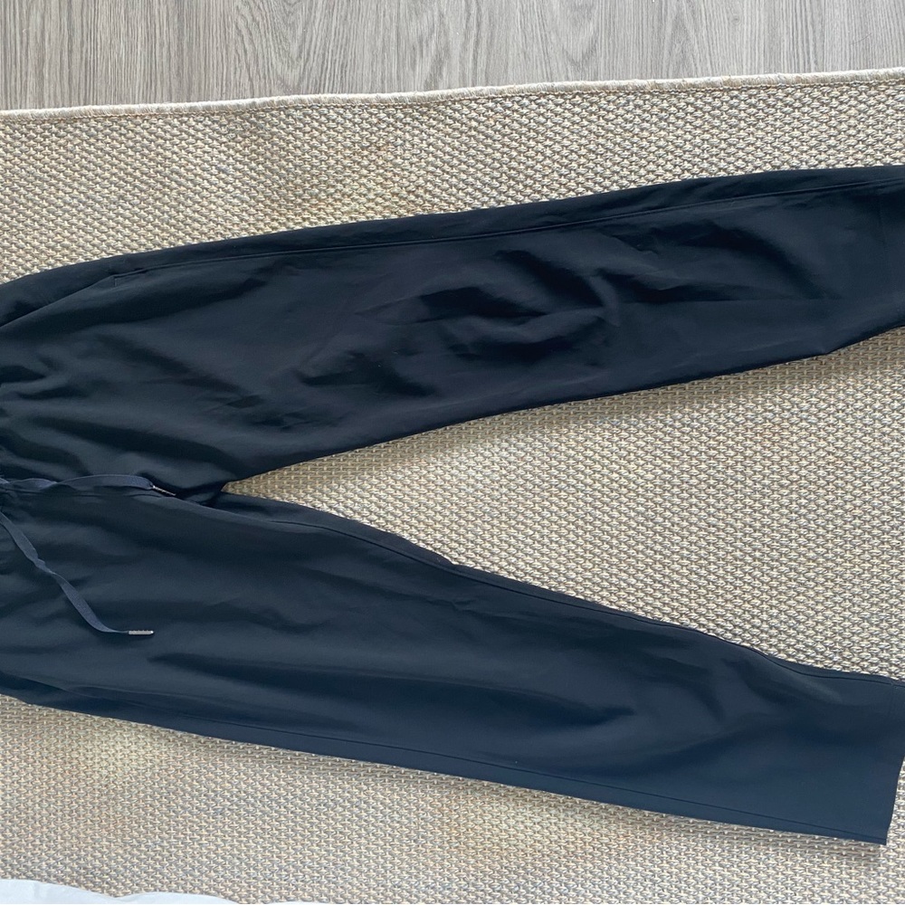 Lululemon On the Fly 7/8 Size 4 pants